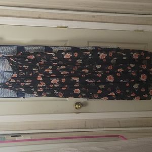 Torrid Black Pleated Maxi Dress with Pink and cream Flowers- Size 1